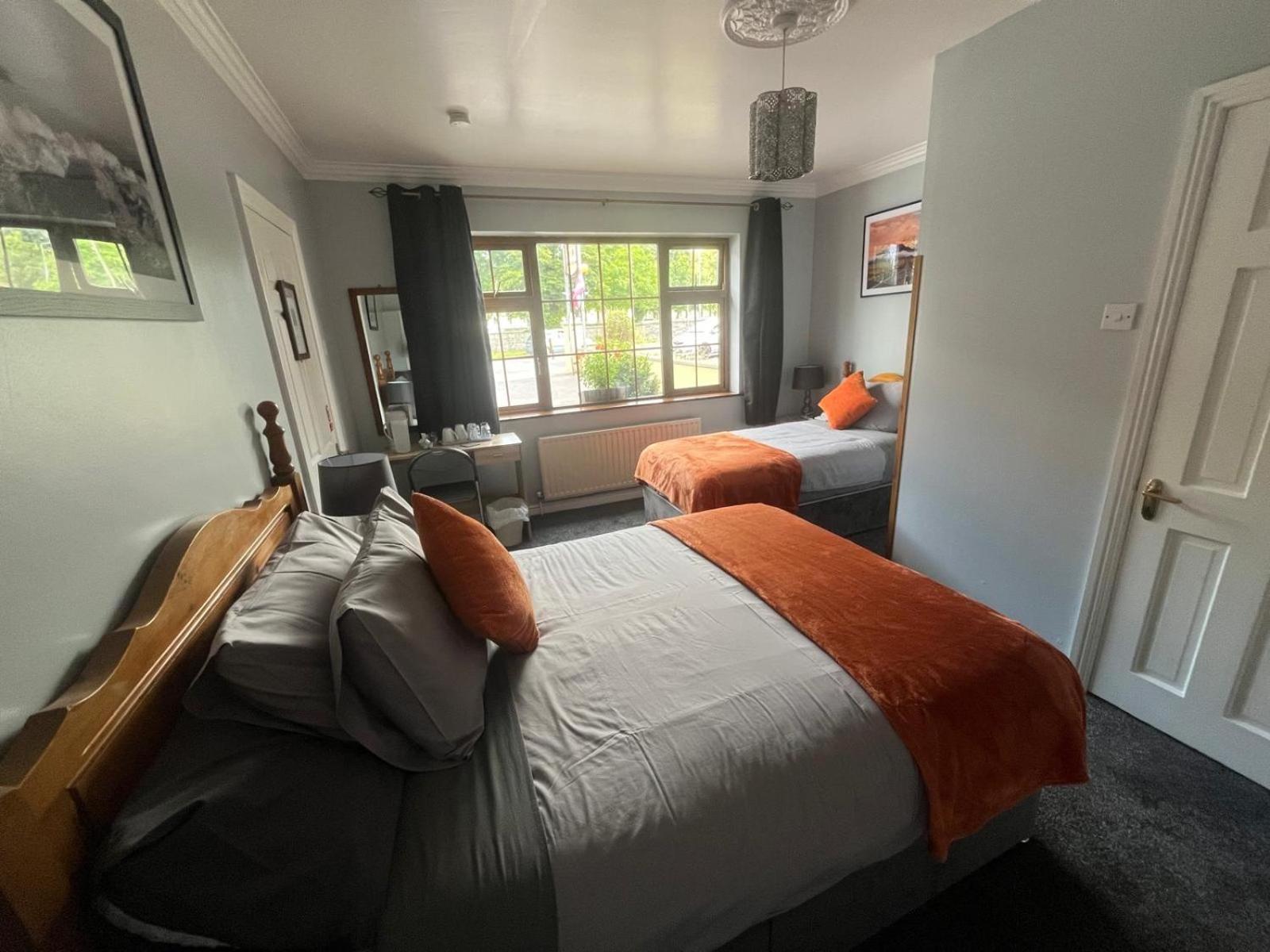 Manorlodge Tralee Exteriör bild